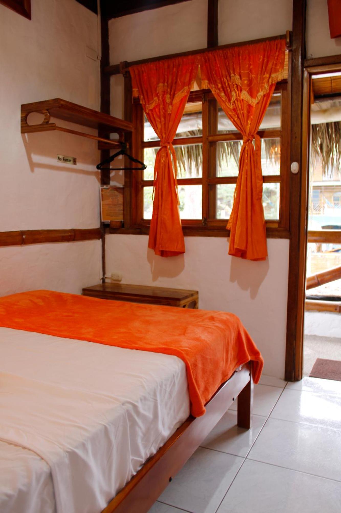 Hanga Roa Hotel Montañita エクステリア 写真