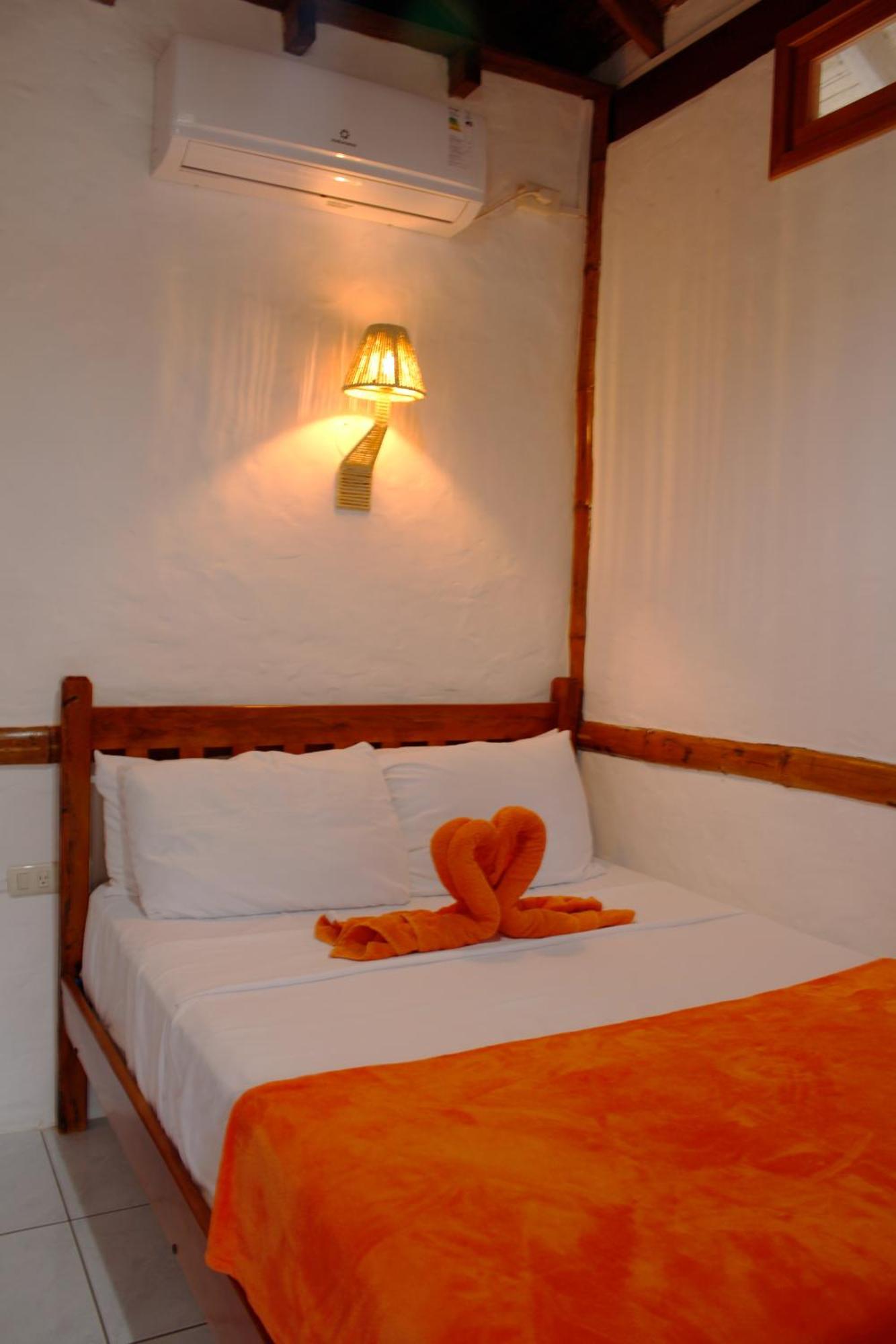 Hanga Roa Hotel Montañita エクステリア 写真